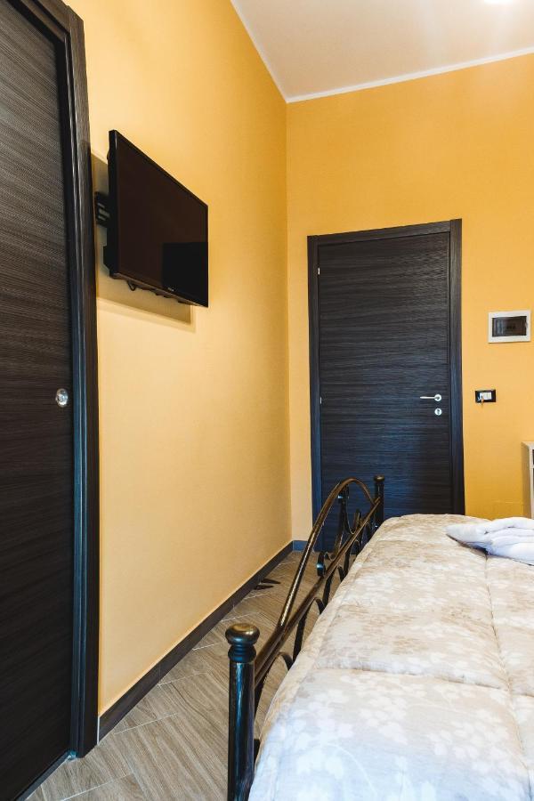 B&B Raggio Di Sole 恩佩多克莱港 外观 照片